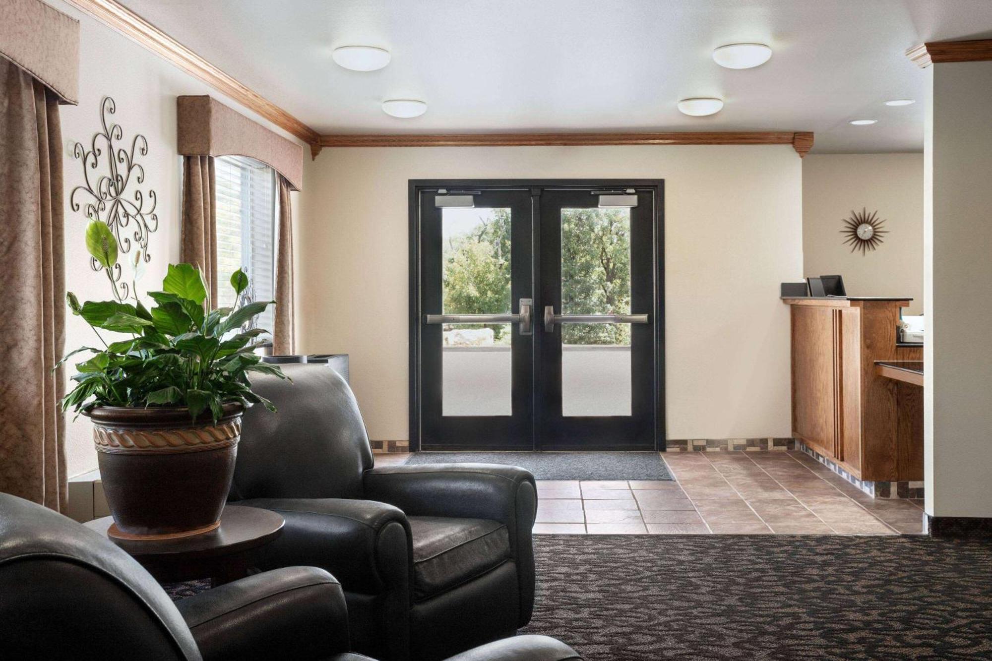 Travelodge by Wyndham McAlester Eksteriør billede